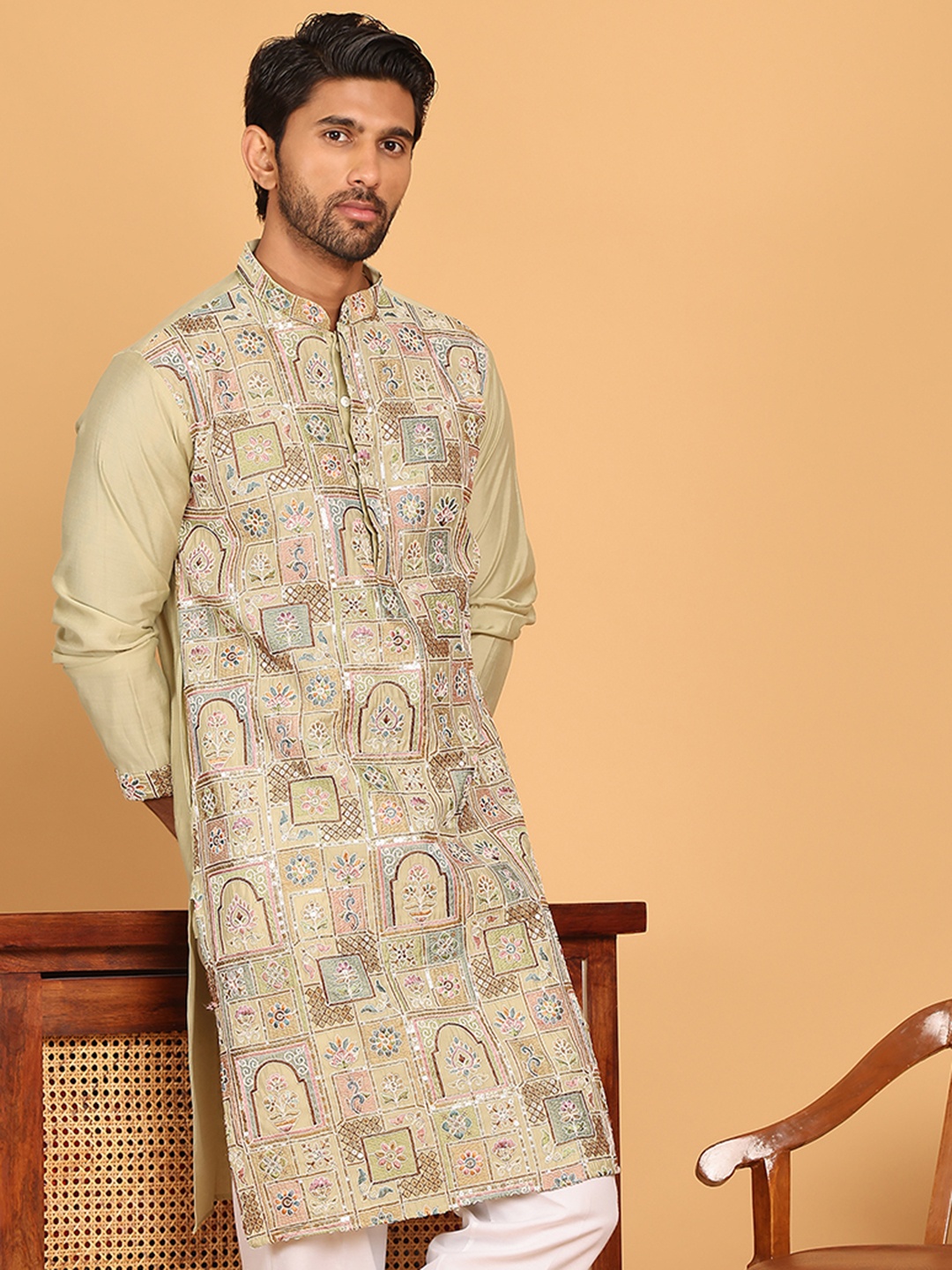 

Jompers Floral Embroidered Mandarin Collar Silk Thread Work Straight Kurta, Green