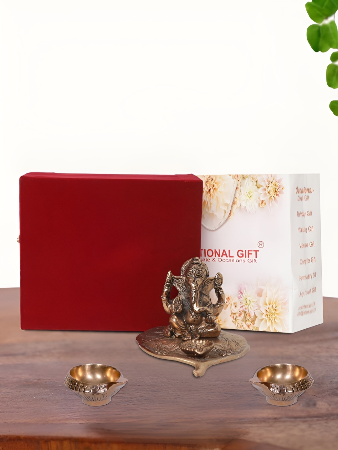 

INTERNATIONAL GIFT Brown Leaf Ganesh Idol with 2 Diya Box and Bag, Copper