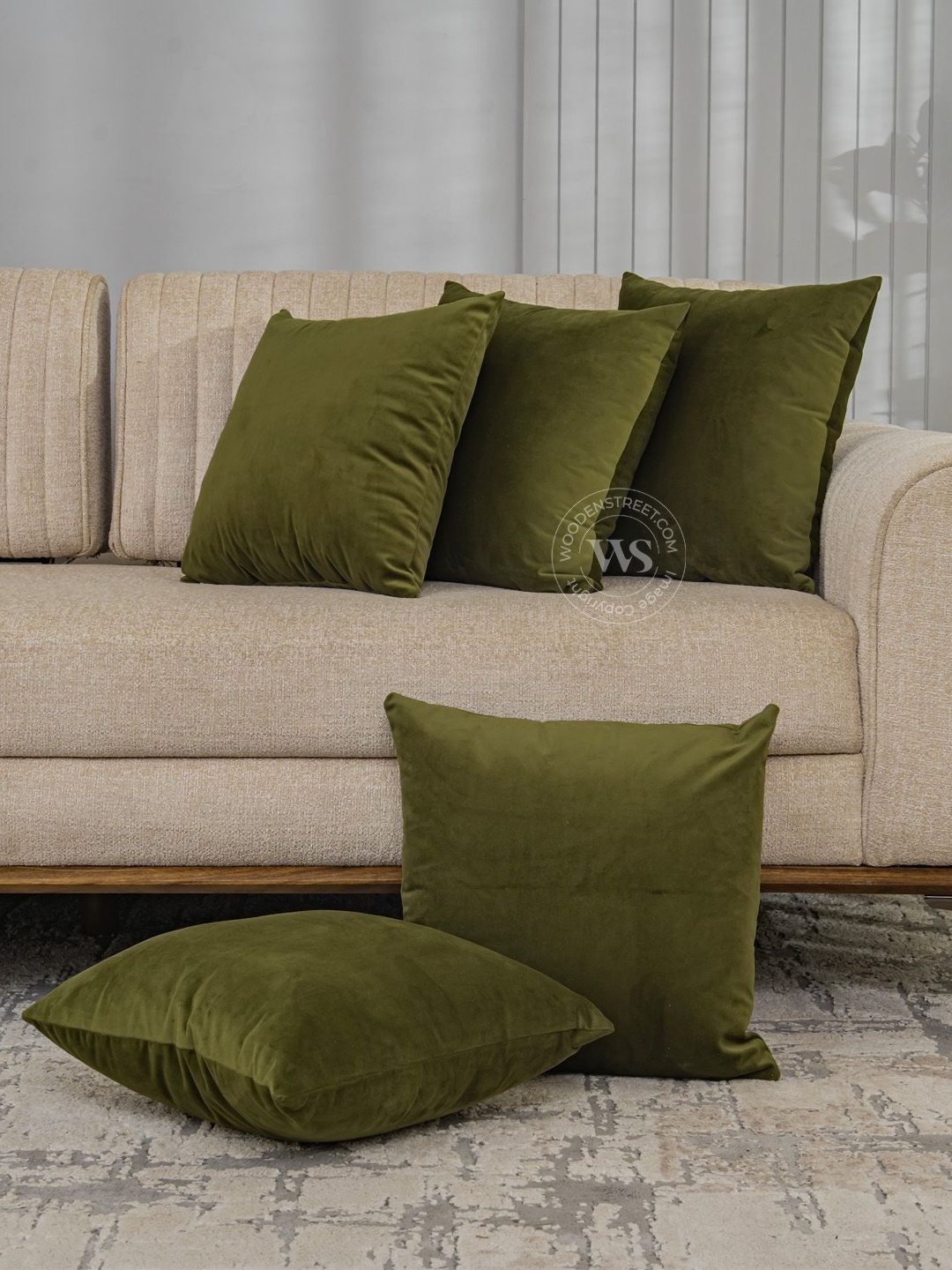 

WOODEN STREET Green 5 Pieces Velvet Square Cushion Covers
