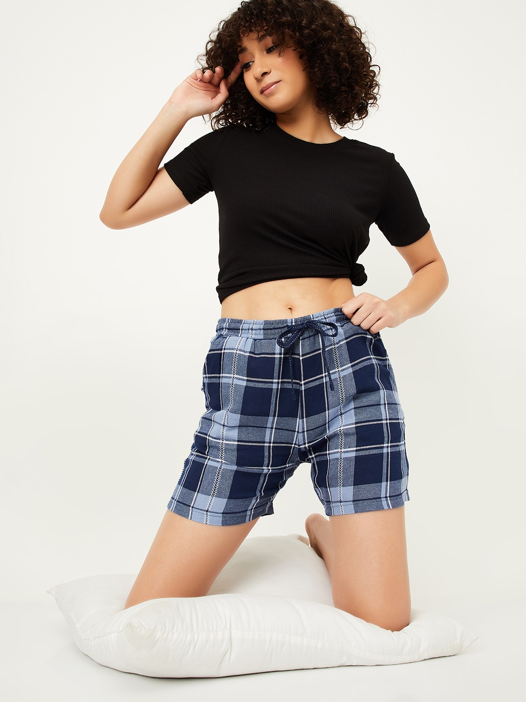 

max Women Checked Technology Shorts, Blue