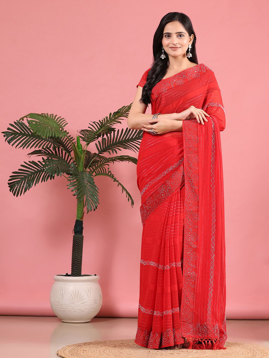 

Pionex Embroidered Sequinned Saree, Red
