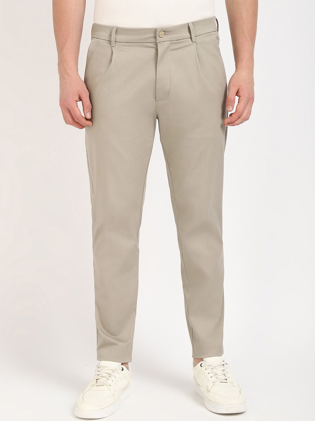

Calvin Klein Jeans Men Slim Fit Mid-Rise Trousers, Grey