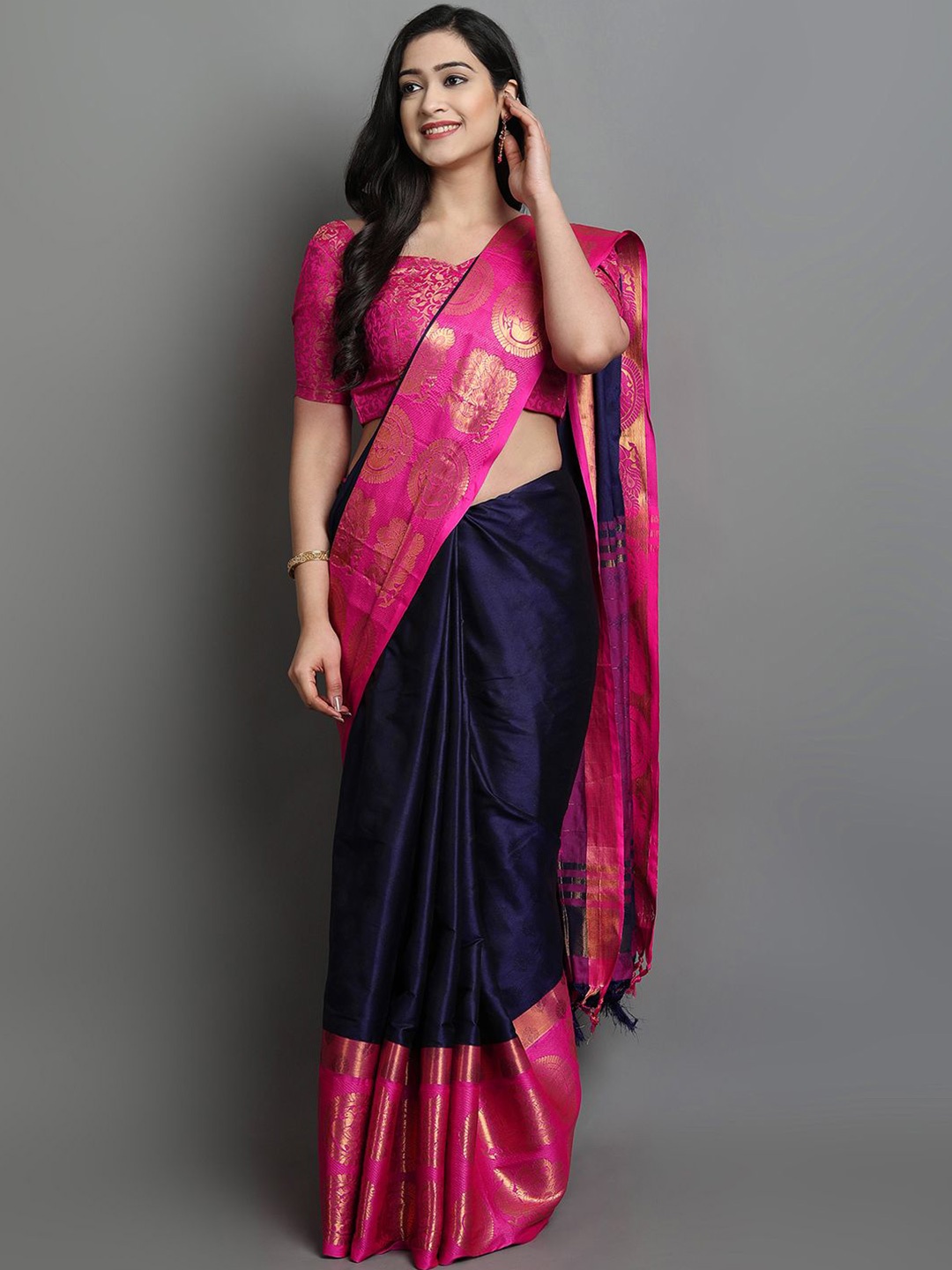 

DIVASTRI Ethnic Motifs Zari Saree, Navy blue
