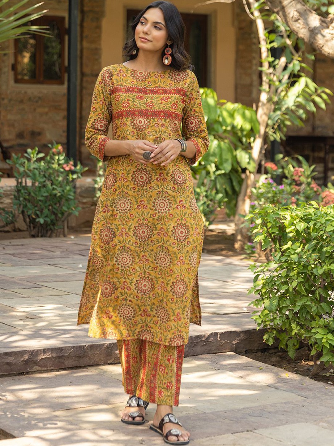 

The Ethnic Label Floral Block Printed Boat Neck Pure Cotton Straight Kurta With Trouser, Yellow