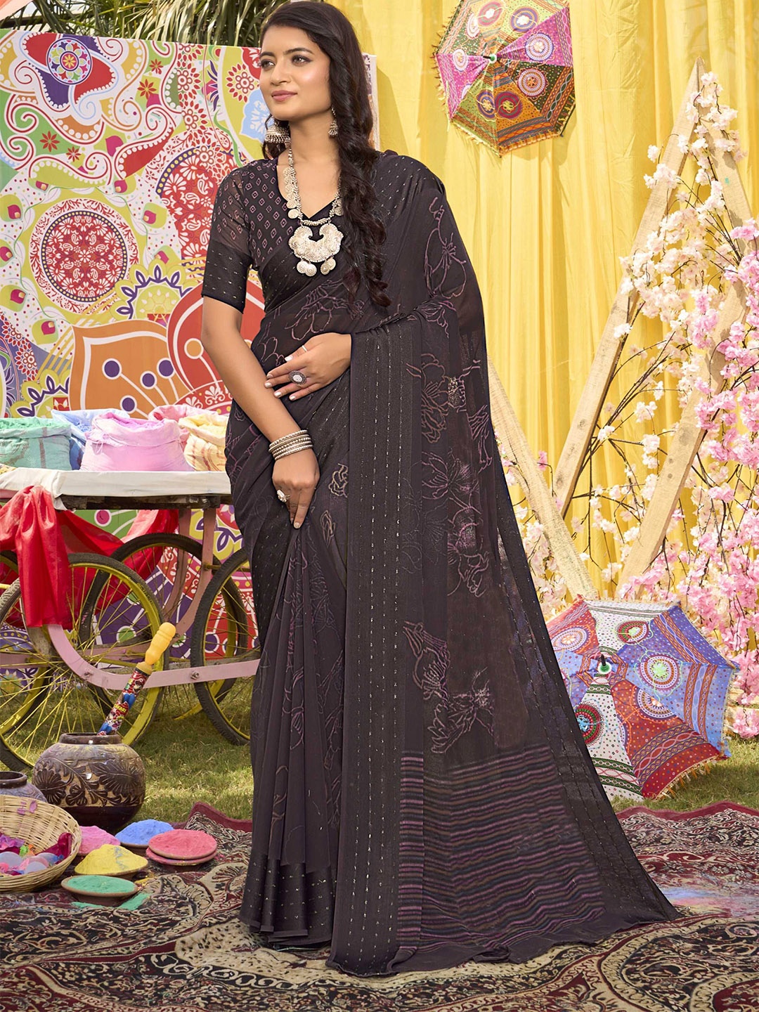 

DIVASTRI Floral Printed Saree, Purple
