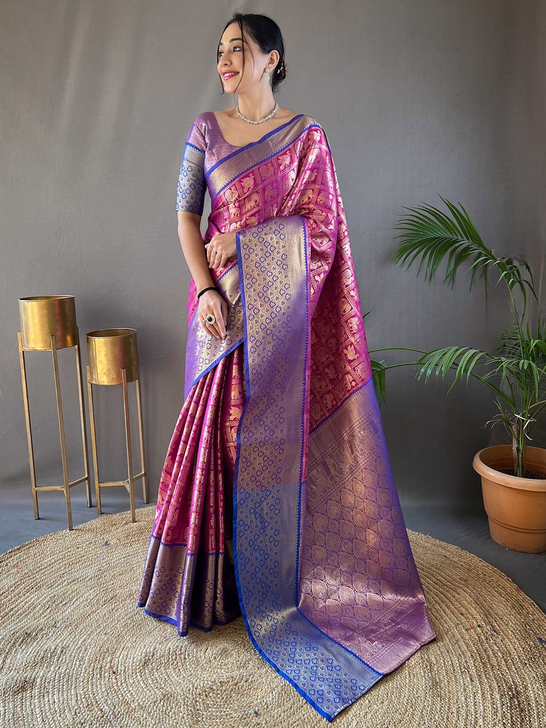 

DIVASTRI Woven Design Zari Silk Blend Banarasi Saree, Purple