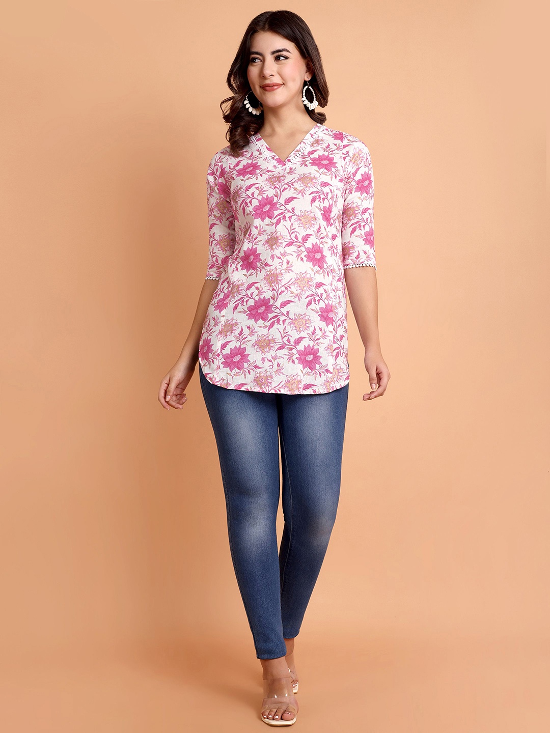 

Pahiya Floral Printed V-Neck Thread Work Pure Cotton Thread Work Kurti, Pink