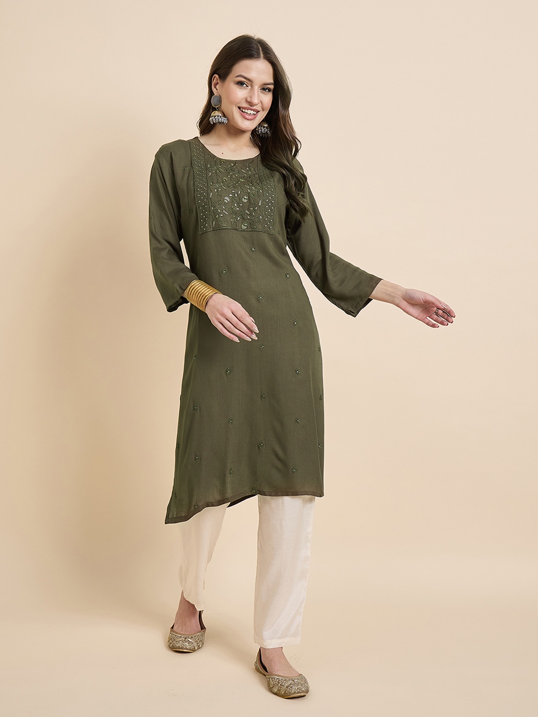 

Anouk Rustic Floral Embroidered Sequinned Round Neck Straight Kurta, Olive