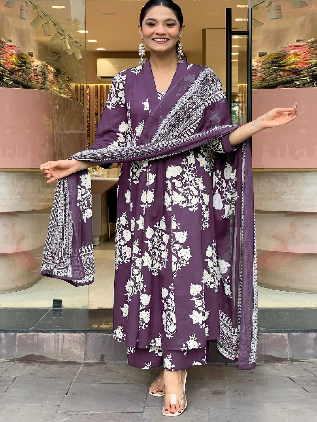 

DIVASTRI Floral Printed Anarkali Kurta With Palazzo And Dupatta, Purple