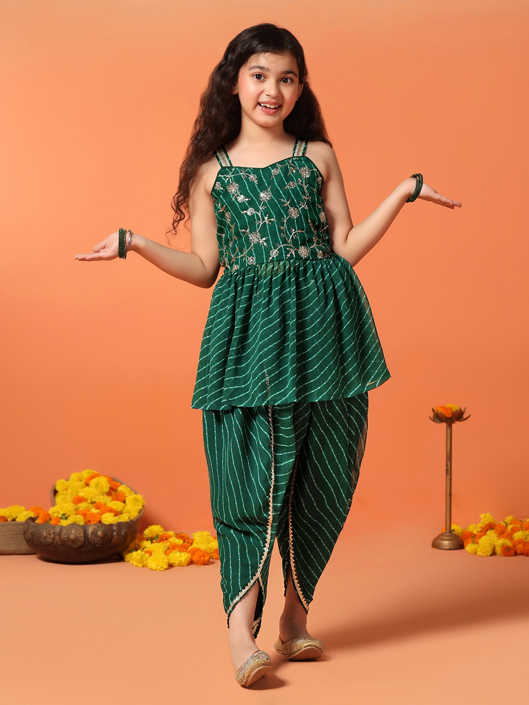 

Sangria Girls Green Leheriya Printed Shoulder Strap Georgette Anarkali Kurta & Dhoti