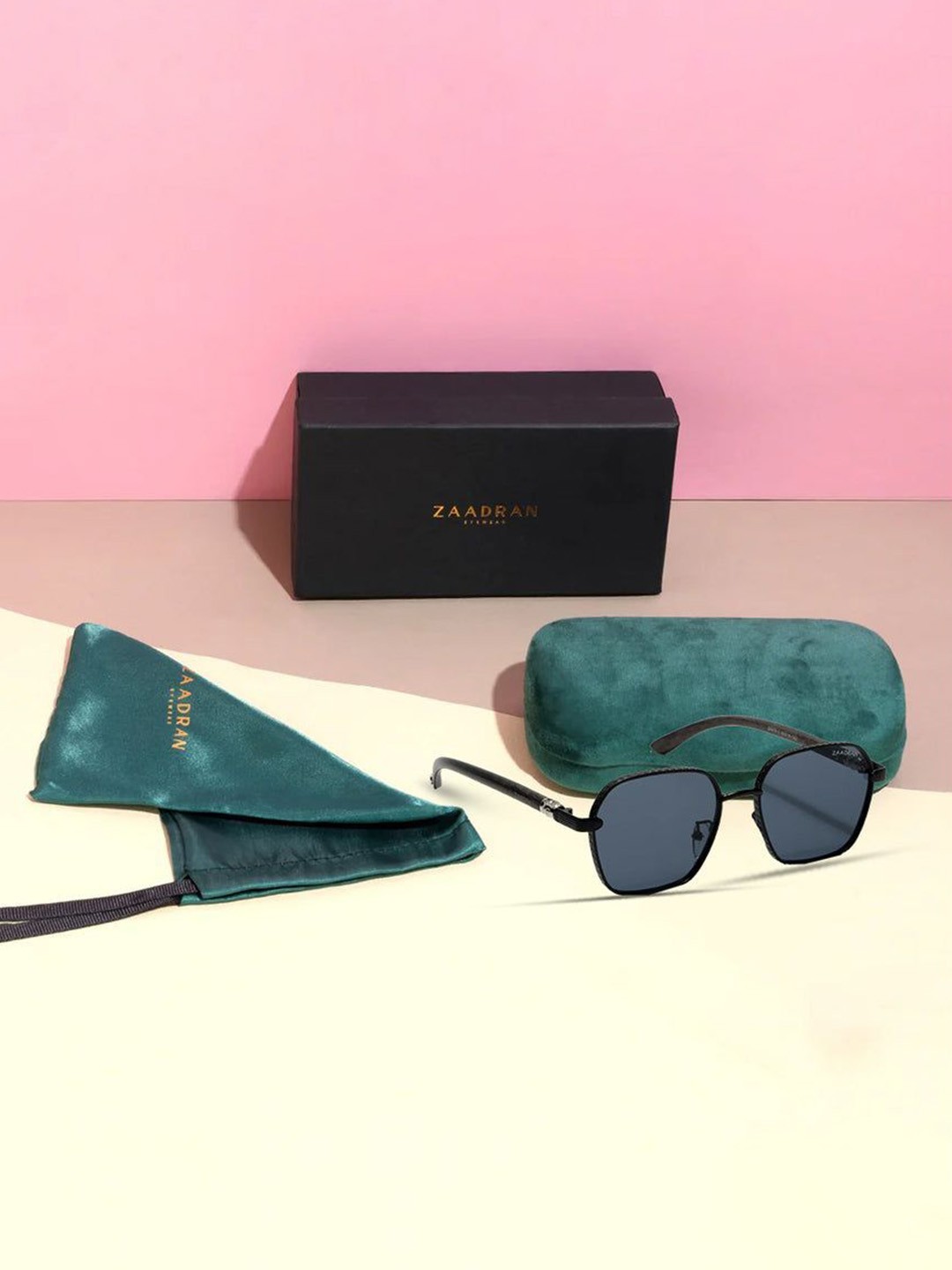 

ZAADRAN Unisex Wayfarer Sunglasses with Polarised and UV Protected Lens CAIRO-BLACK