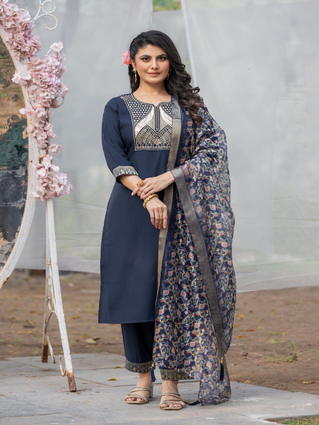 

Divyadham Textiles Women Regular Thread Work Kurta with Trousers & With Dupatta, Navy blue