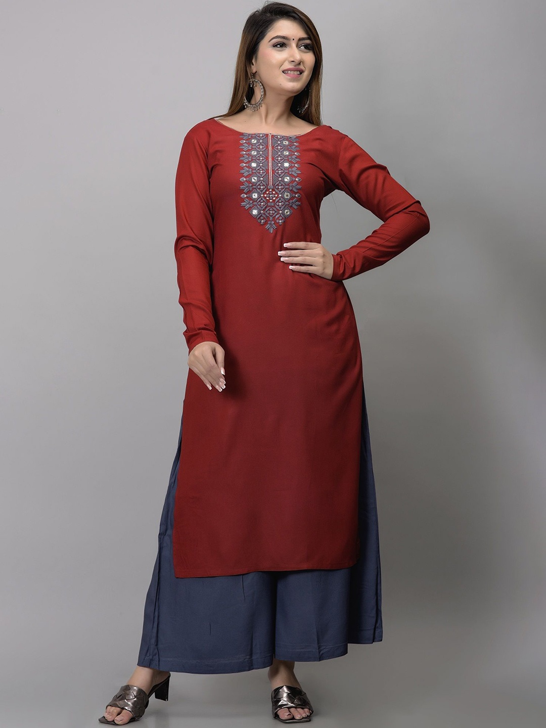 

Clothy N Wave Women Yoke Embroidered Straight Kurta, Red