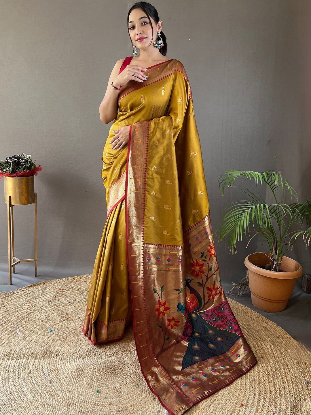 

DIVASTRI Woven Design Zari Silk Blend Paithani Saree With With Blouse Piece, Mustard