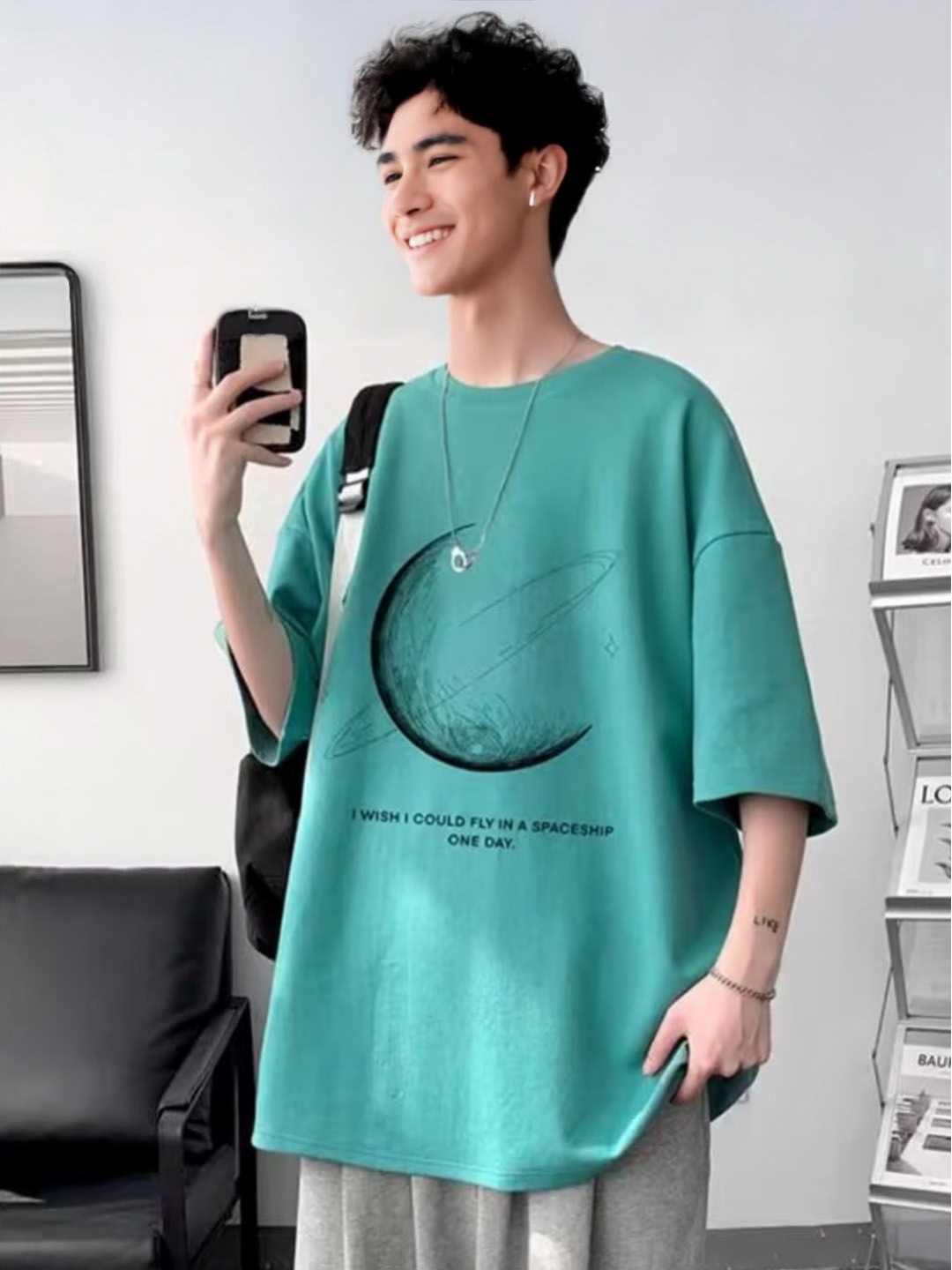 

StyleCast Men Graphic Printed Round Neck Oversized T-shirt, Green
