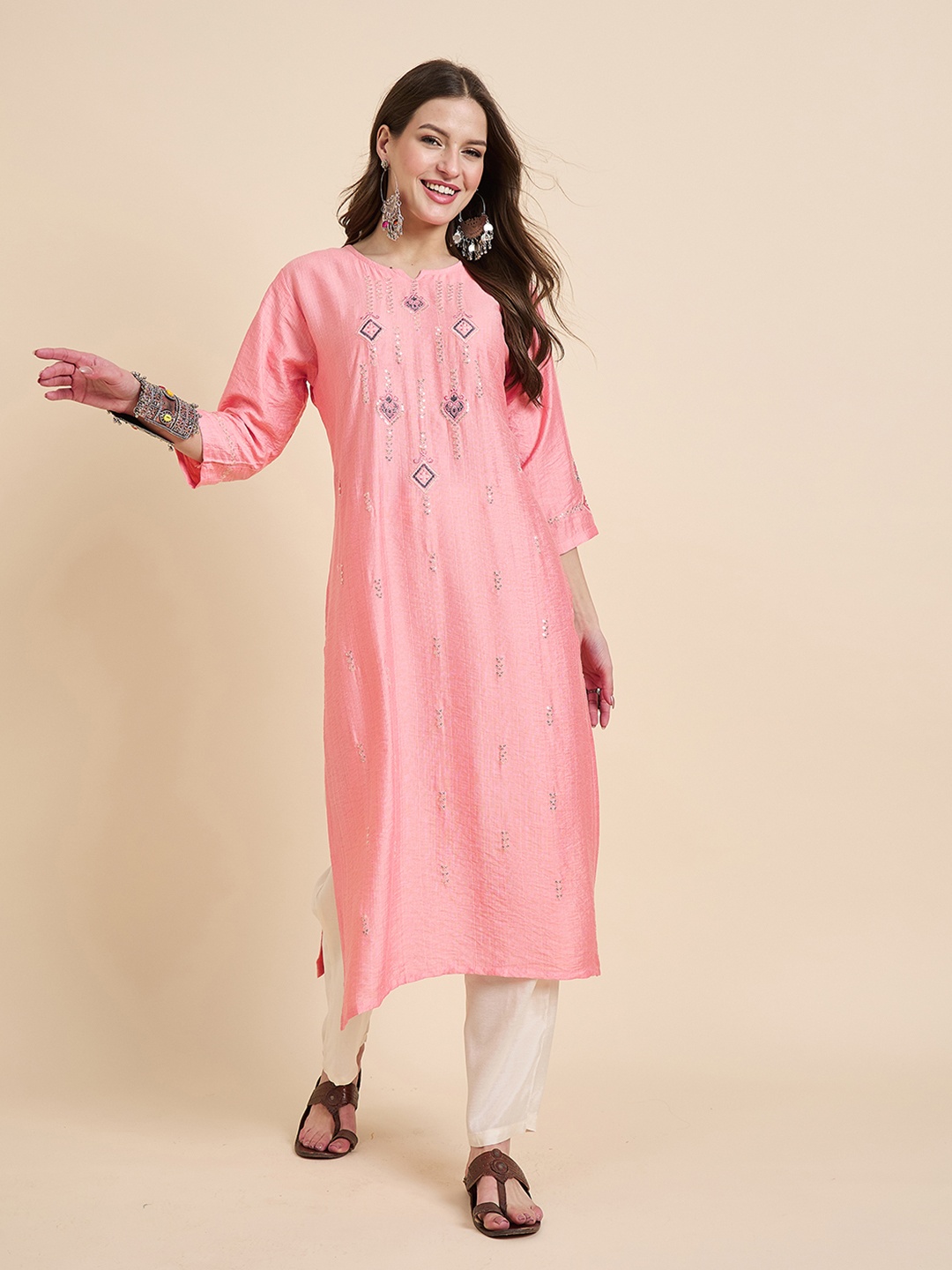 

Anouk Rustic Ethnic Motifs Embroidered Sequinned Notch Neck Straight Kurta, Pink