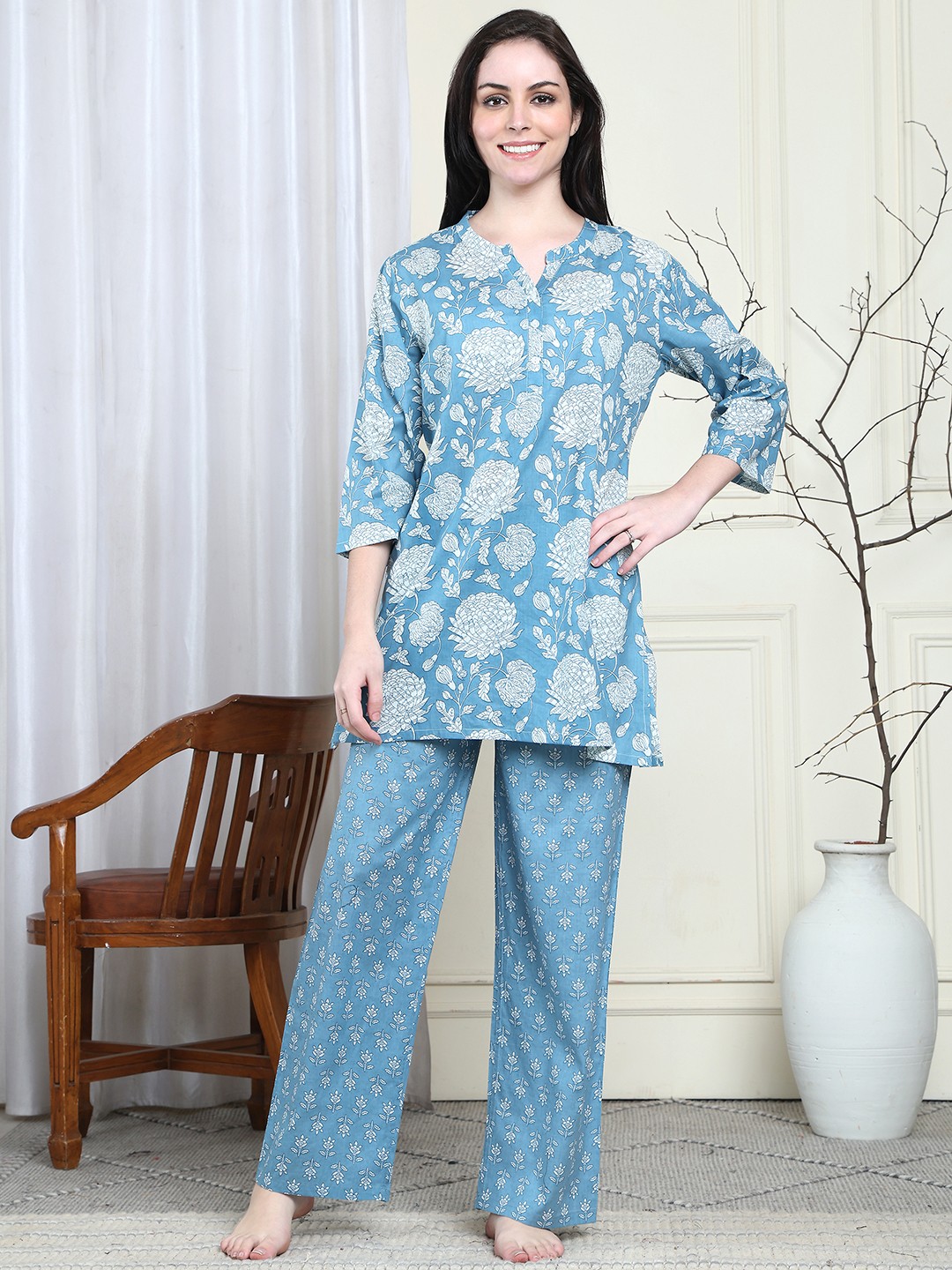 

Kanvin Women Floral Printed Pure Cotton Mandarin Collar Night suit, Blue