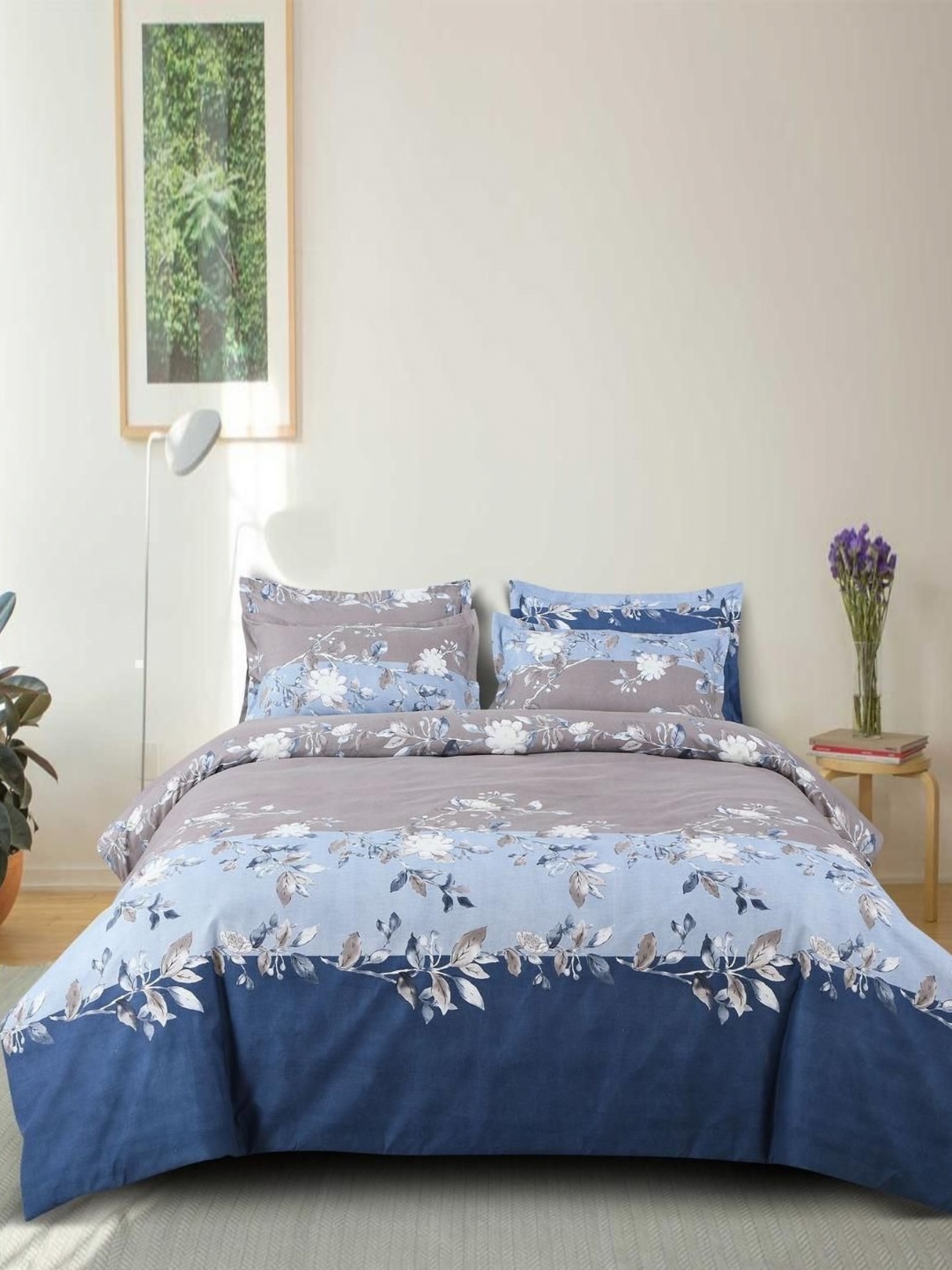 

Aura Blue & Grey Floral 180 TC King Bedsheet with 2 Pillow Covers