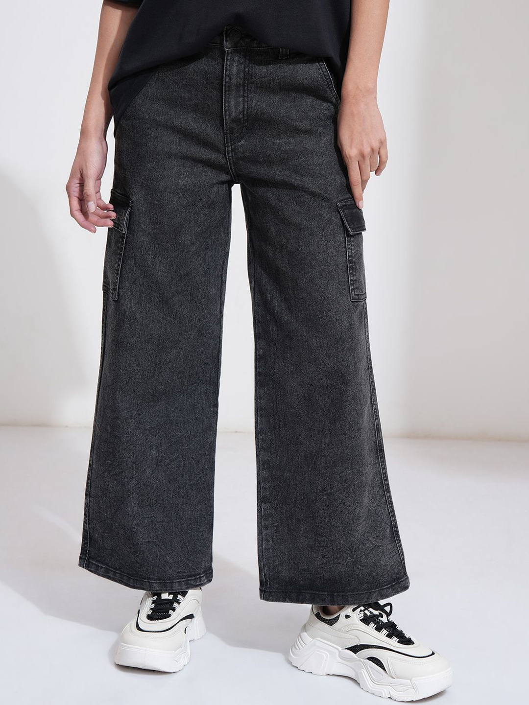 

Tokyo Talkies Women Wide Leg Cargo Jeans, Black