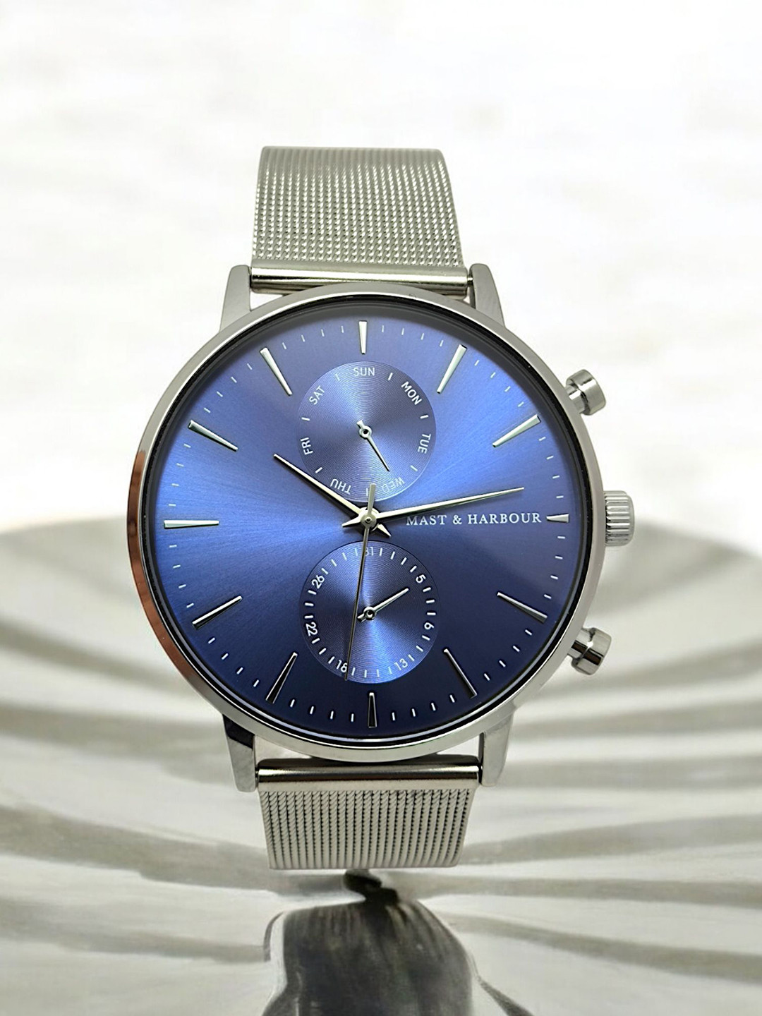

Mast & Harbour Men Brass Dial & Stainless Steel Bracelet Style Straps Analogue Watch MPMHI-003-SS, Silver