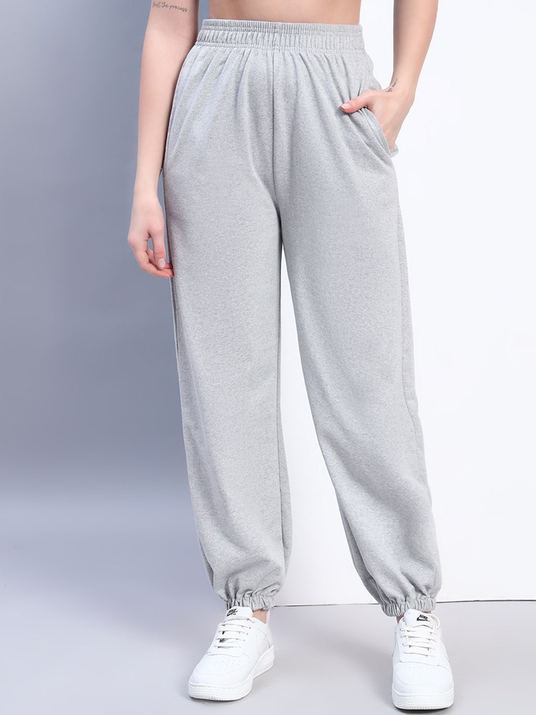 

Q-rious Women Mid-Rise Trousers, Grey