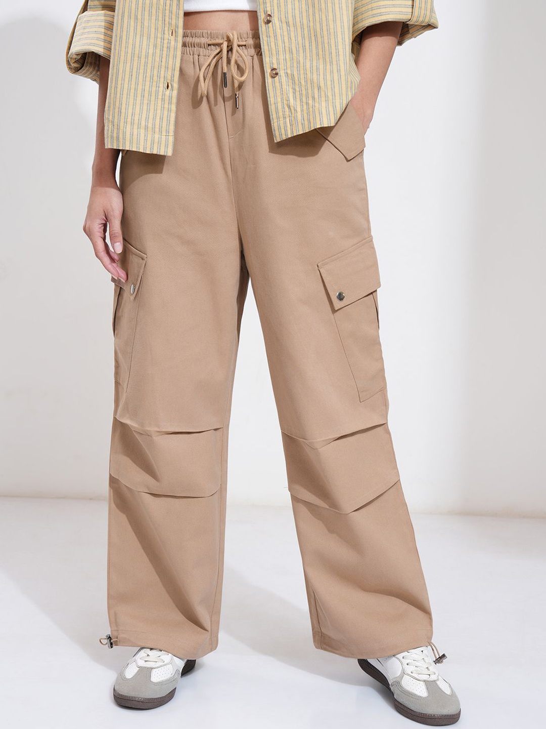 

Street By Tokyo Talkies Women Solid pocket Streetwear Cargo Pants, Khaki