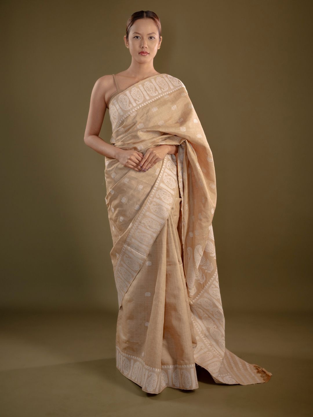 

Mayuri Silk Ethnic Motifs Pure Silk Saree, White