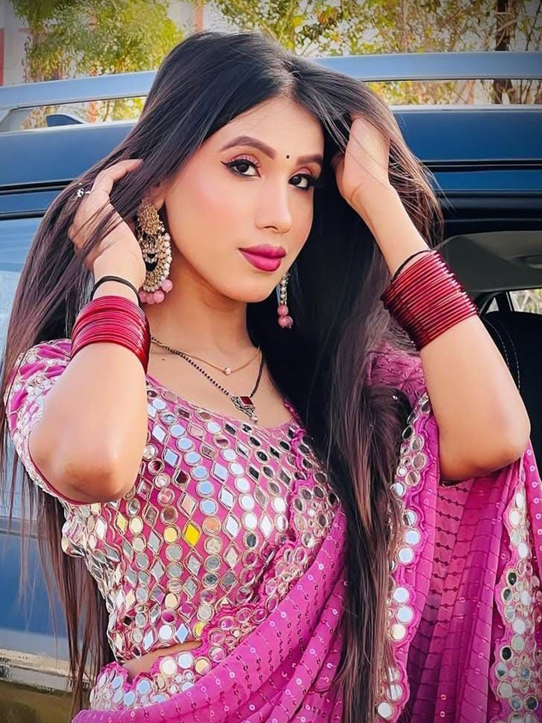 

MANSUBHA Embellished Embroidered Banarasi Saree, Pink