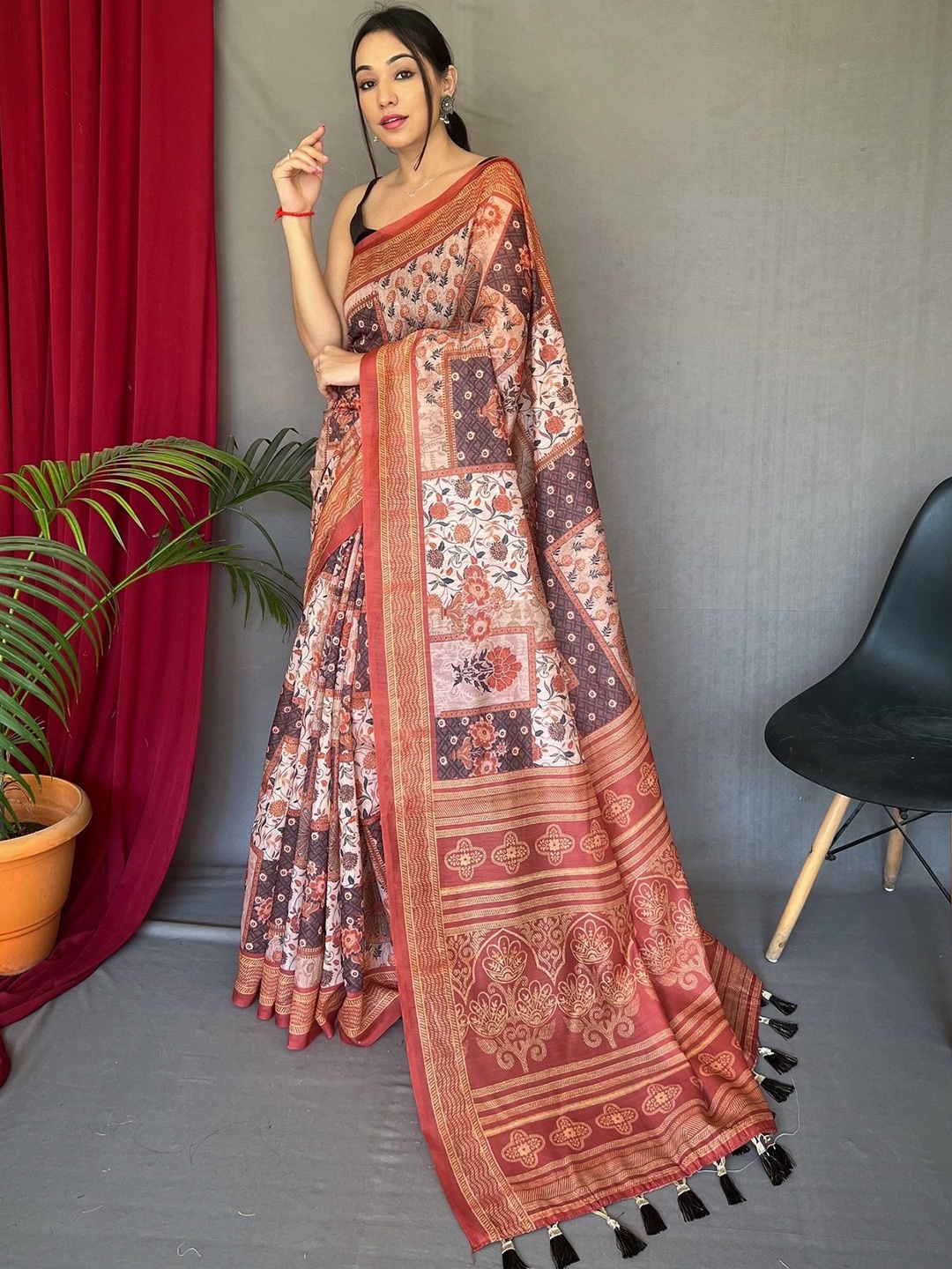 

DIVASTRI Kalamkari Printed Saree, Orange
