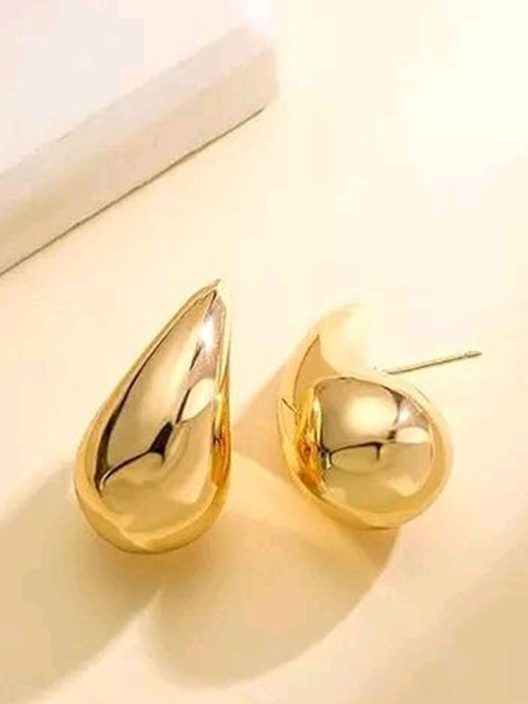 

MADDY SPACE Teardrop Shaped Studs, Gold