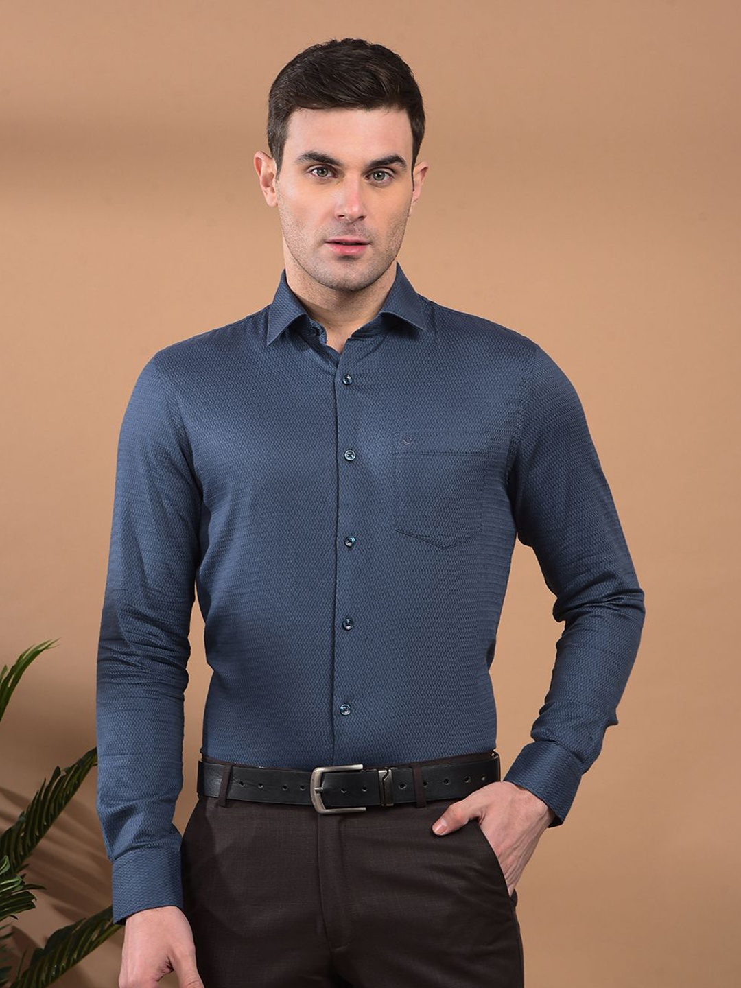 

COBB Men Slim Fit Spread Collar Textured Cotton Formal Shirt, Navy blue