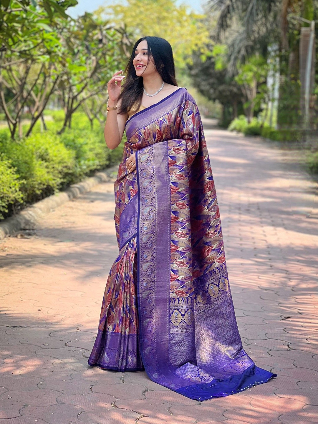 

DIVASTRI Woven Design Zari Banarasi Saree, Blue