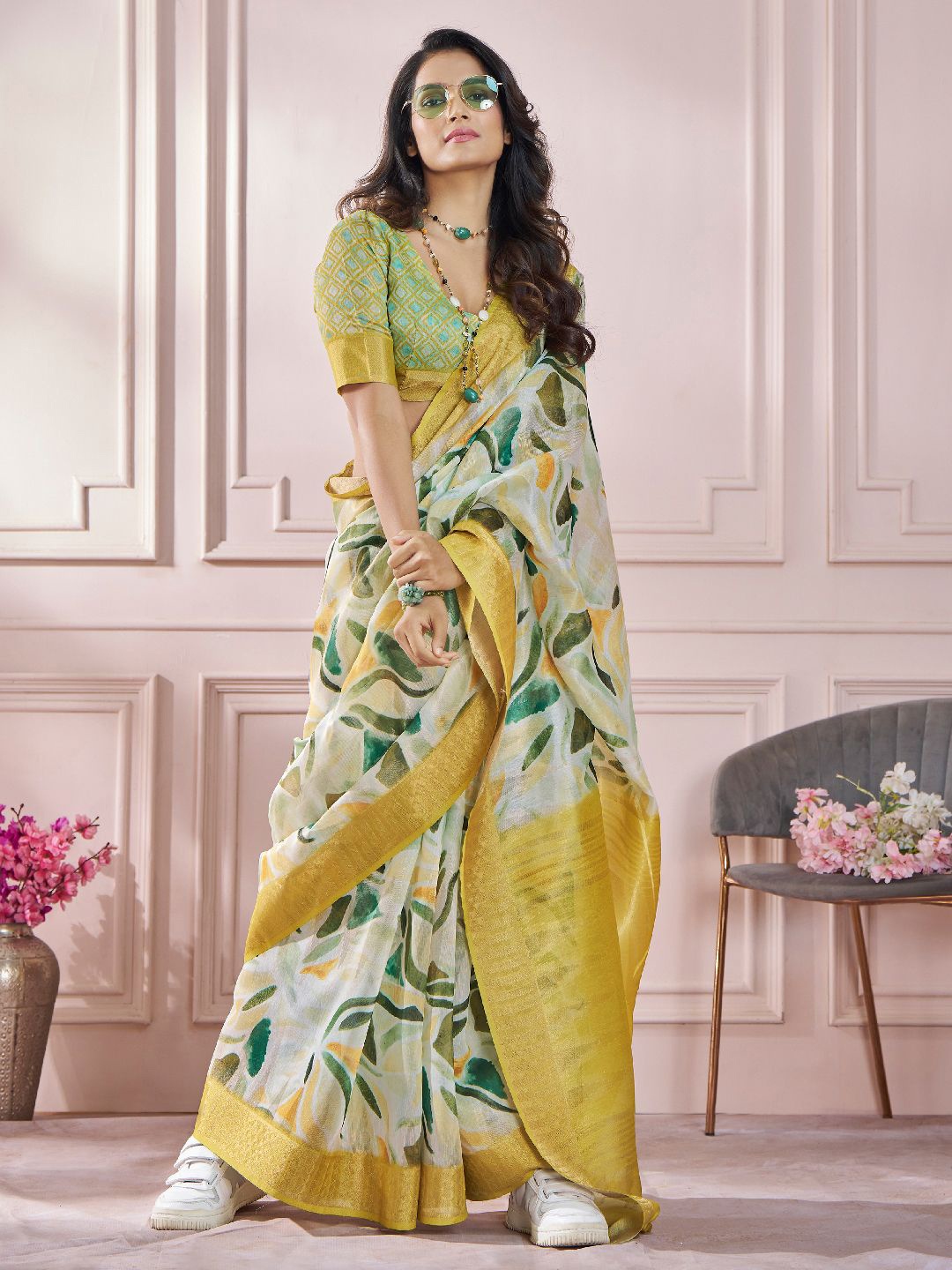 

LeeliPeeri Designer Zari Silk Blend Saree, Yellow