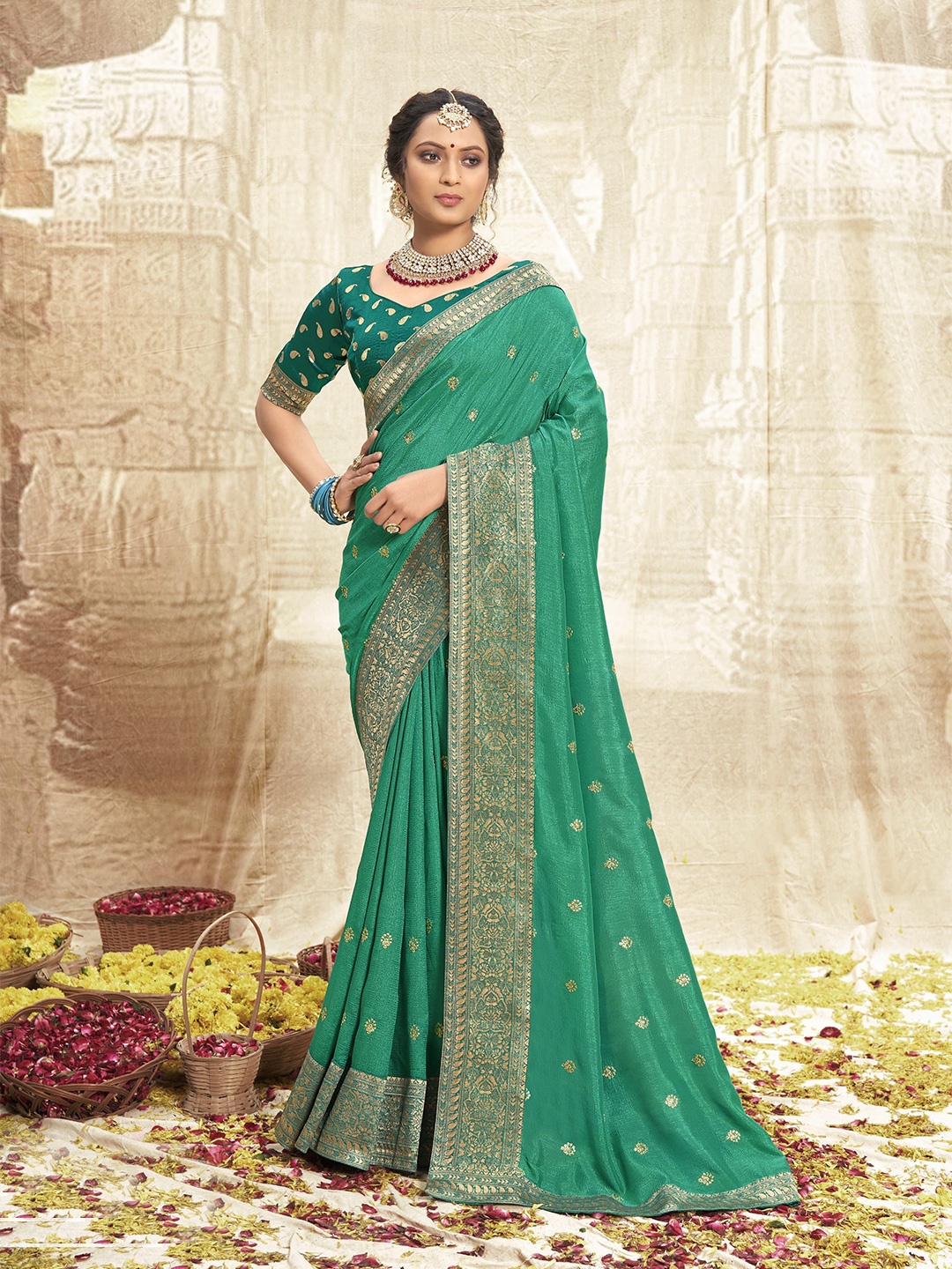 

VIRENDRA TEXTILES Embellished Zari Pure Georgette Saree, Green