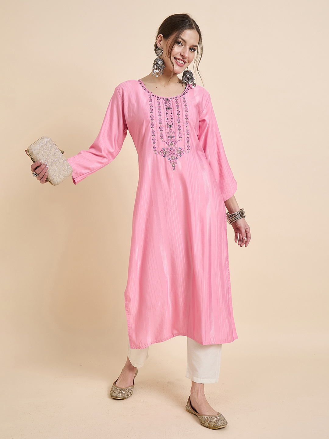 

Anouk Rustic Floral Embroidered Round Neck Straight Kurta, Pink