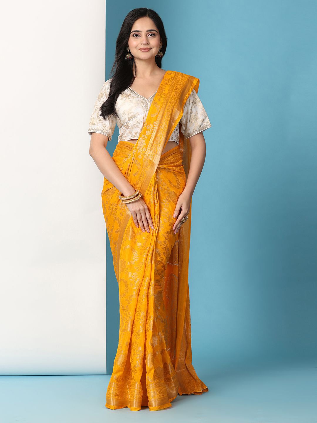 

Pionex Woven Design Zari Banarasi Saree, Gold