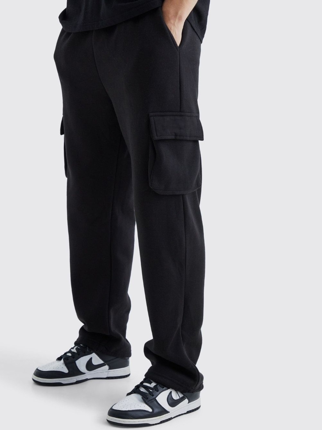 

FLYNOFF Men Relaxed Loose Fit Cargo Trousers, Black