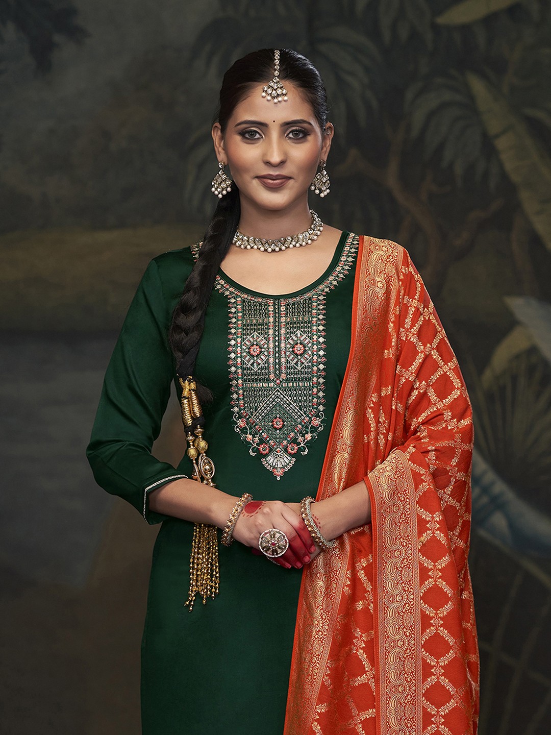 

Anouk Green and Red Floral Embroidered Sequinned Unstitched Dress Material