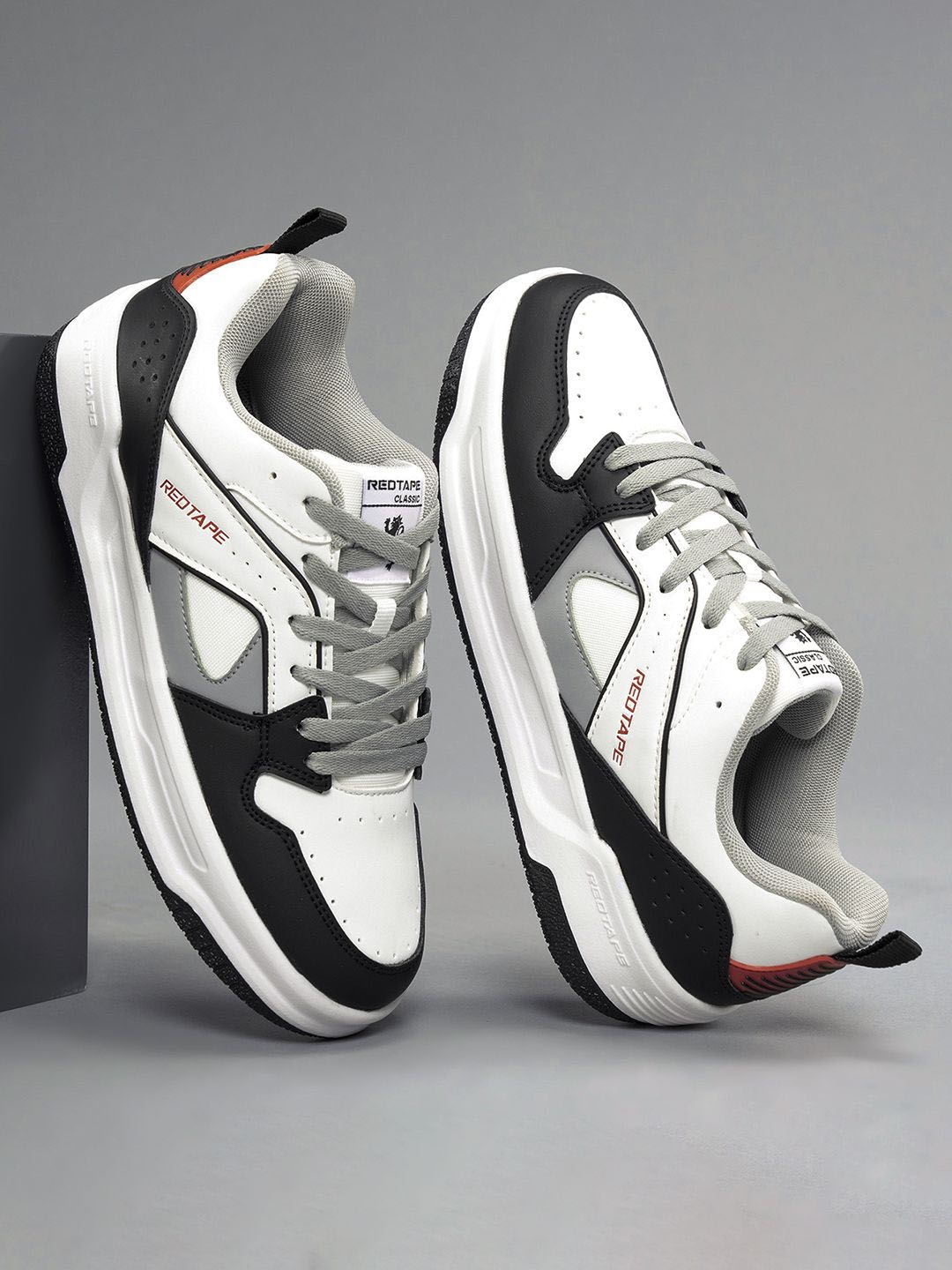 

Red Tape Men Colourblocked Lace-Ups Lifestyle Sneakers, White
