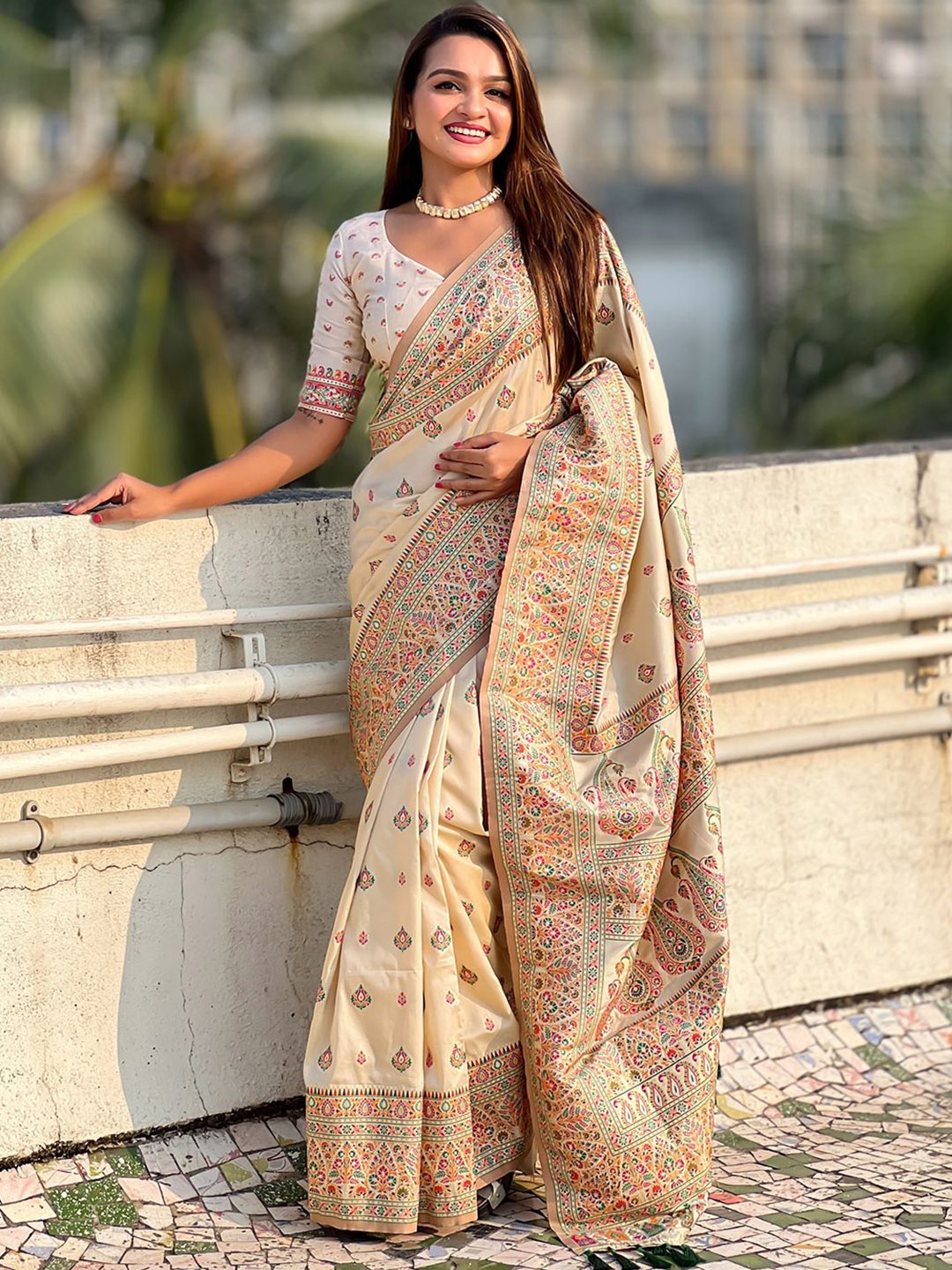 

DIVASTRI Ethnic Motifs Woven Design Pashmina Saree, White
