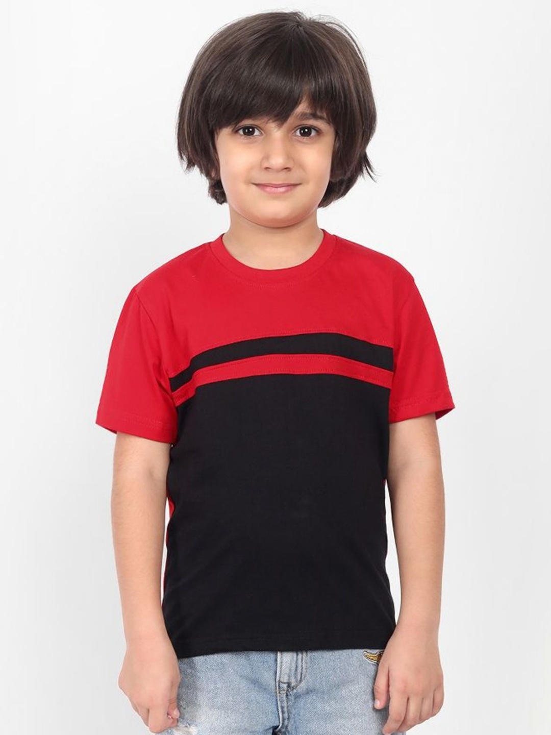 

Billion Boys Colourblocked Round Neck Cotton T-shirt, Black