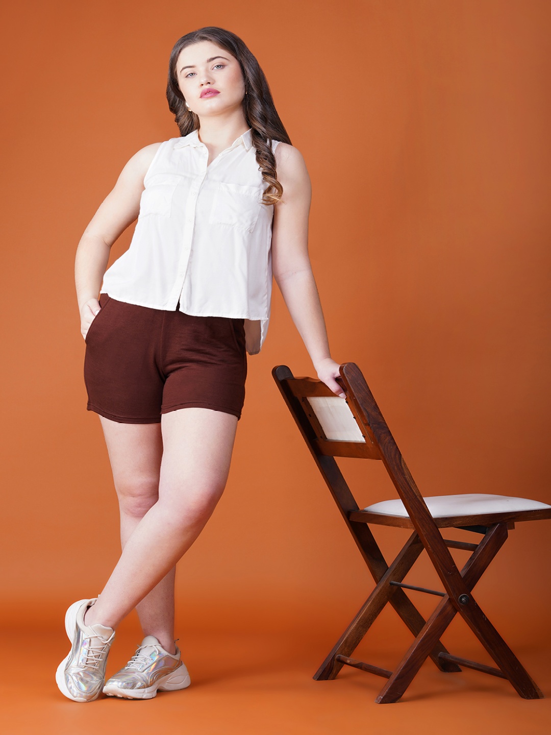 

Lagashi Women Coated Hot Pants Shorts, Coffee brown