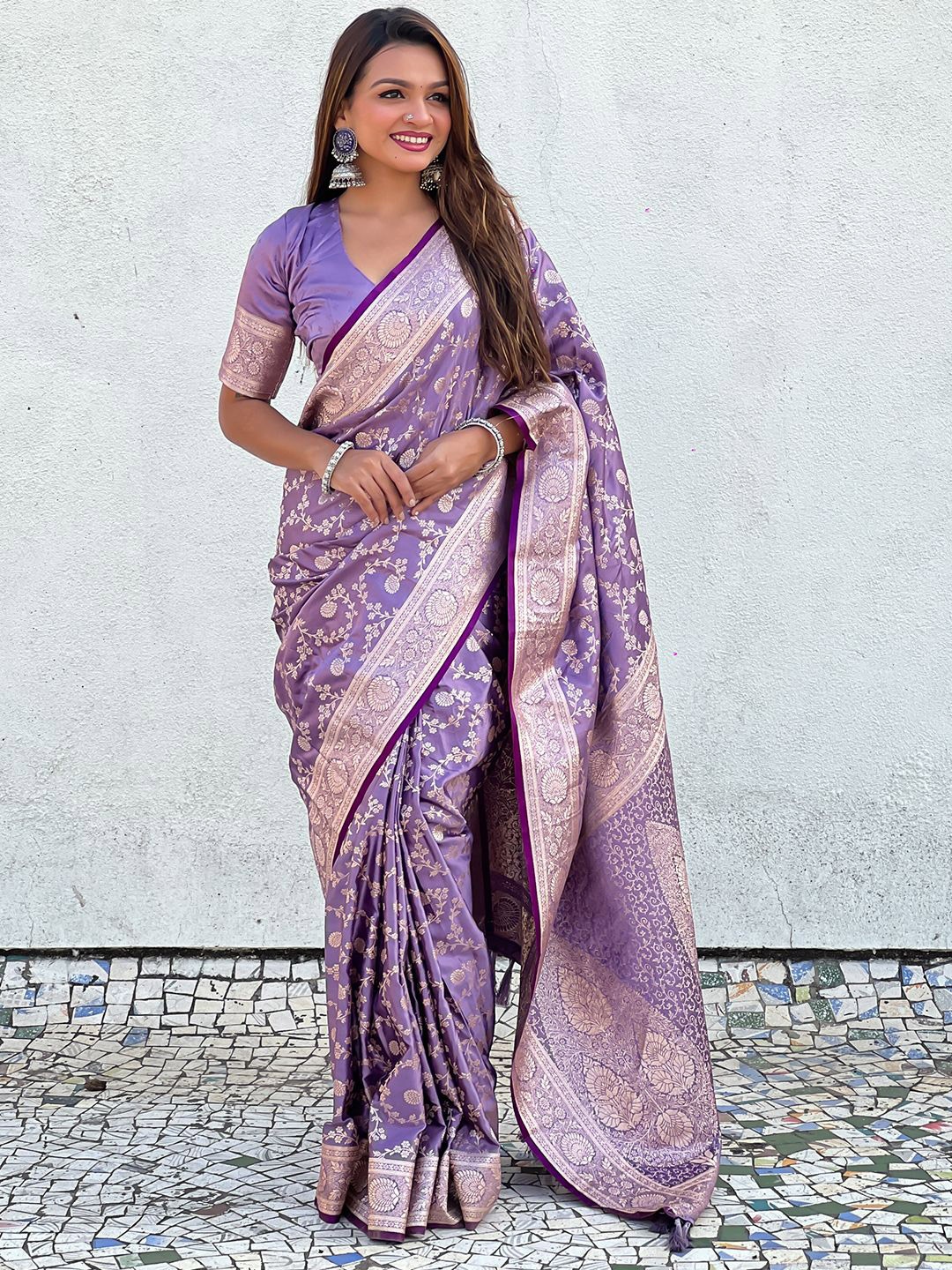 

DIVASTRI Woven Design Zari Banarasi Saree, Lavender