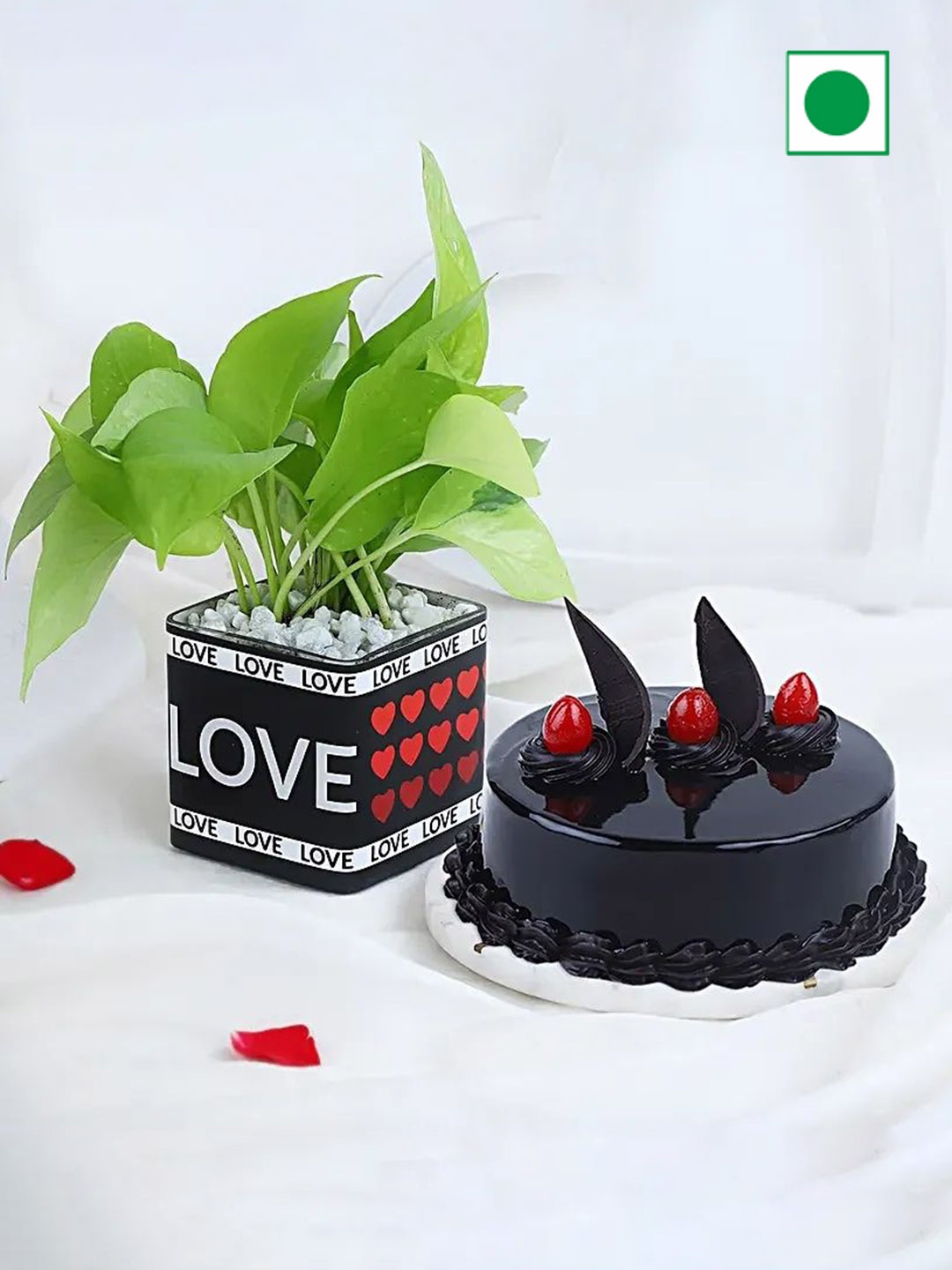 

fnp Chocolate Flavor Eggless Round Cake - 1/2Kg, Black