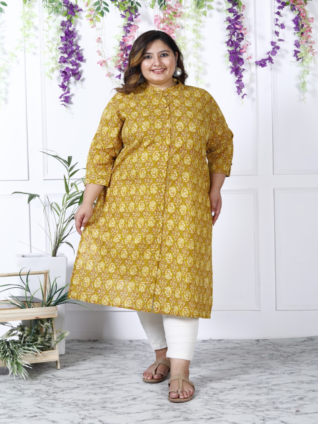 

ASANSHI Plus Size Geometric Printed Mandarin Collar Straight Kurta, Yellow