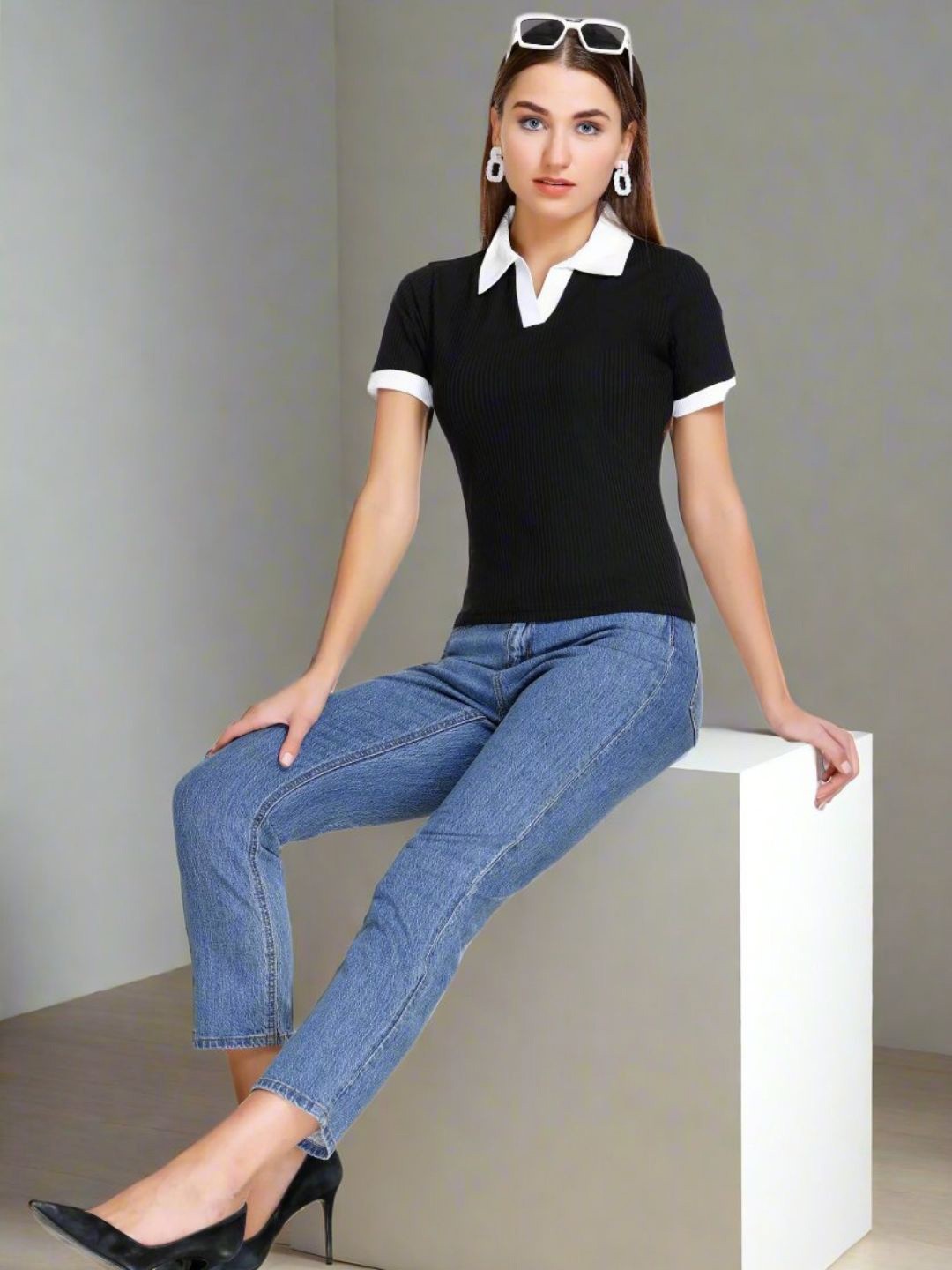 

White Moon Women Colourblocked Polo Collar Slim Fit T-shirt, Black
