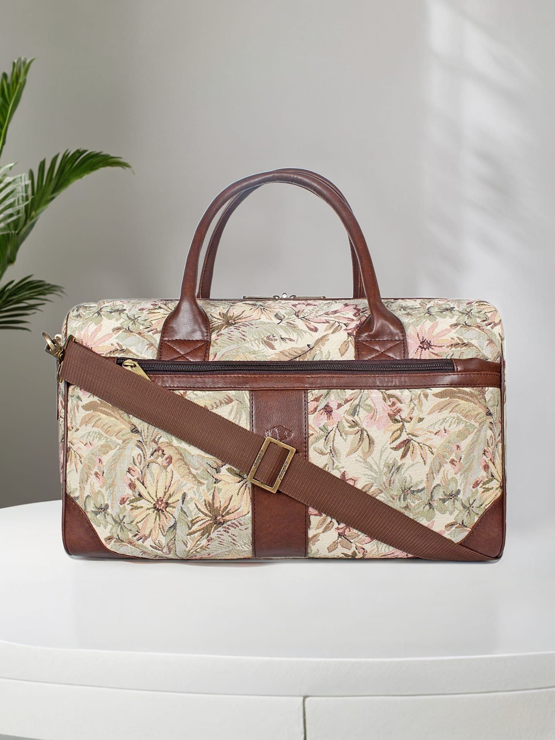 

THE CLOWNFISH Printed Small Casual Duffel Bag 30L, Beige