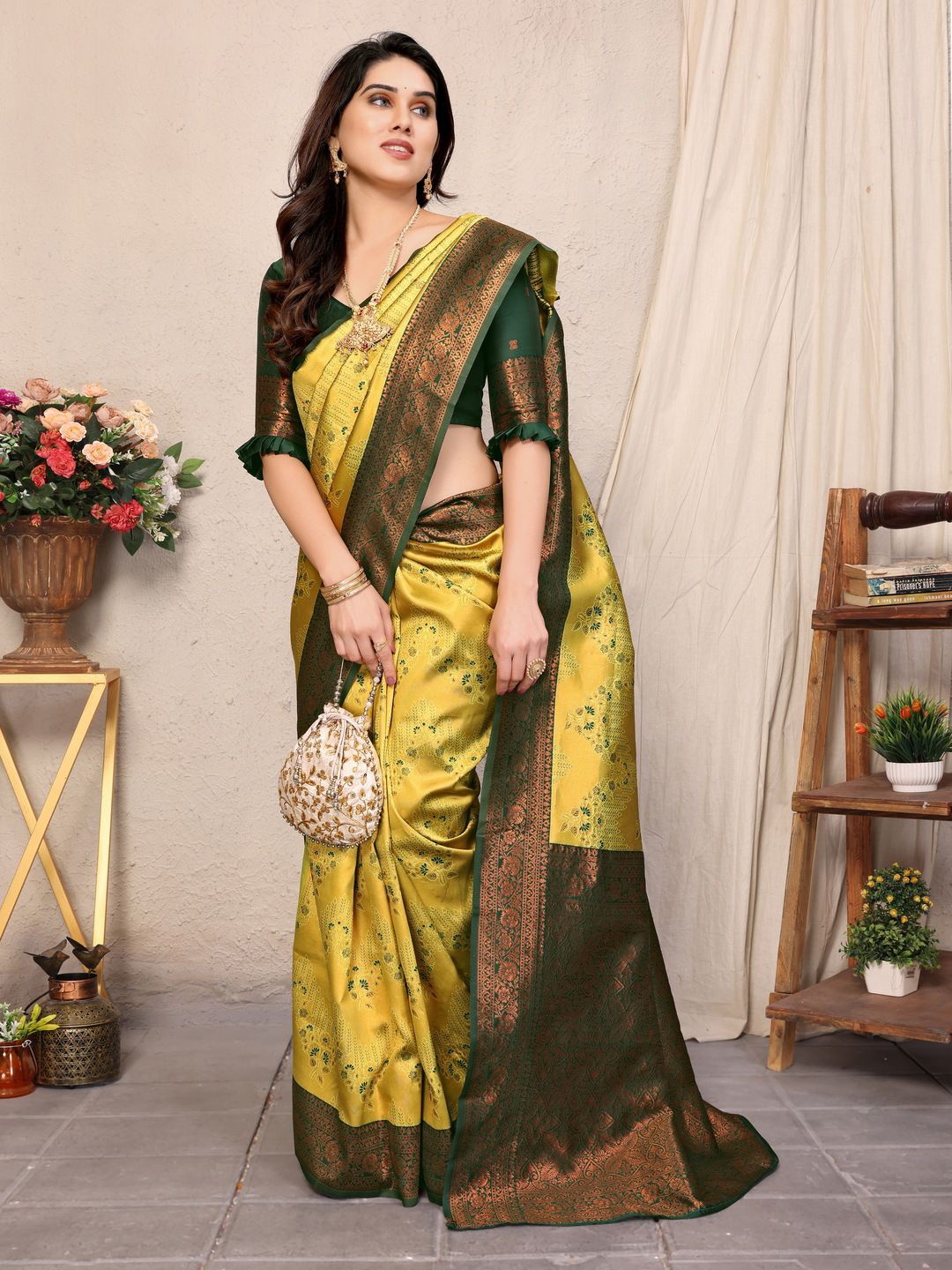 

ASCIIBLUES Silk Blend Banarasi Saree With Blouse Piece, Yellow