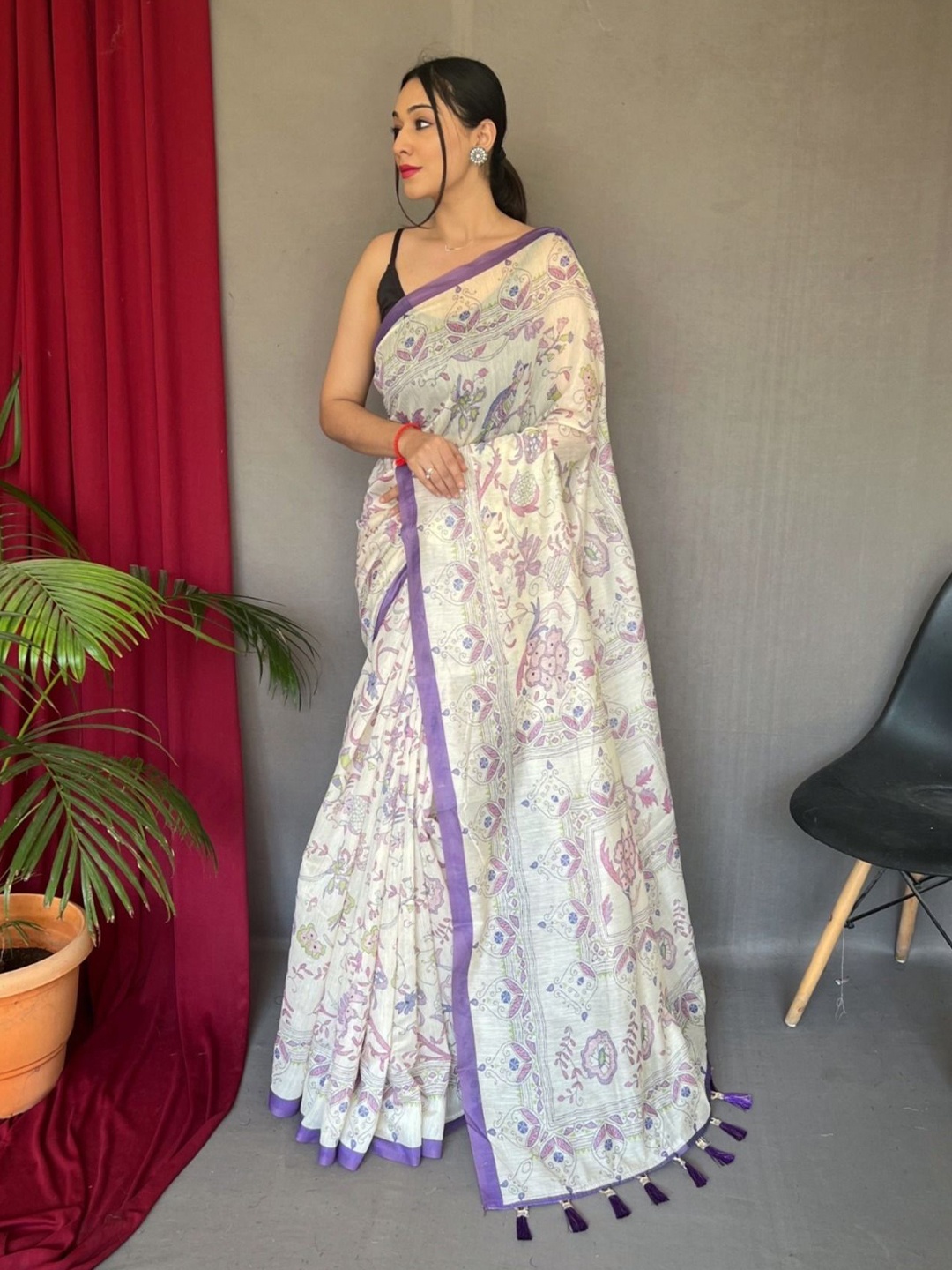 

DIVASTRI Floral Saree, Off white
