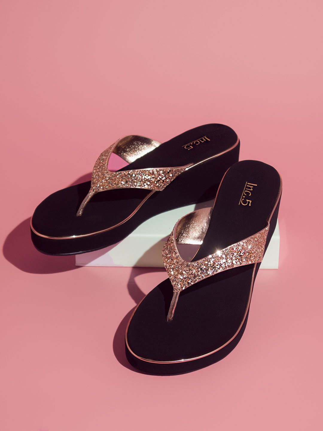 

Inc 5 Party Wedge Sandals, Rose gold